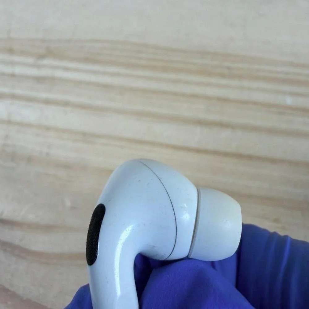 Apple AirPods Pro Right Earbud Replacement A2190 White Bluetooth Noise Canceling